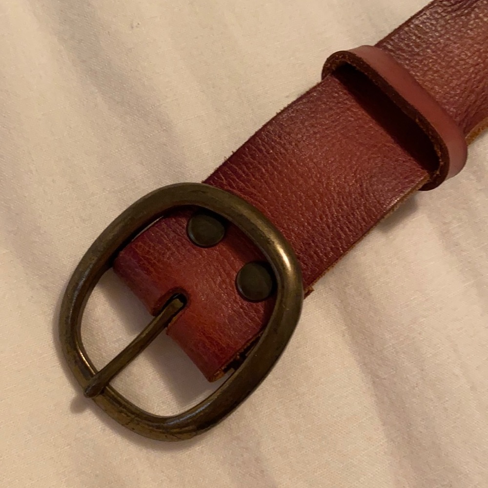 Leather belt by lucky.